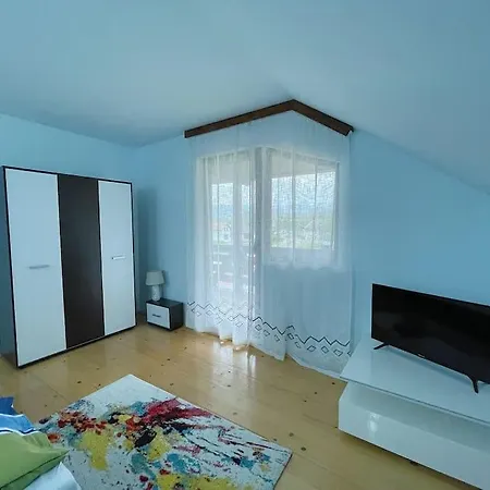 Casa La Doi Nuci Bradet (Bihor)