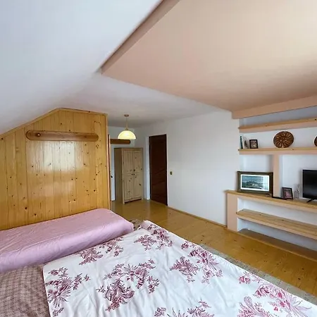Casa La Doi Nuci Guest house