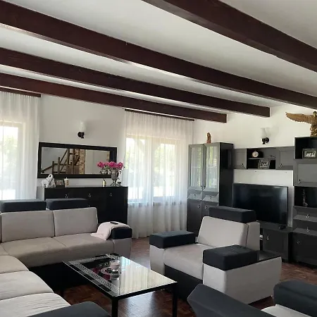 Casa La Doi Nuci *