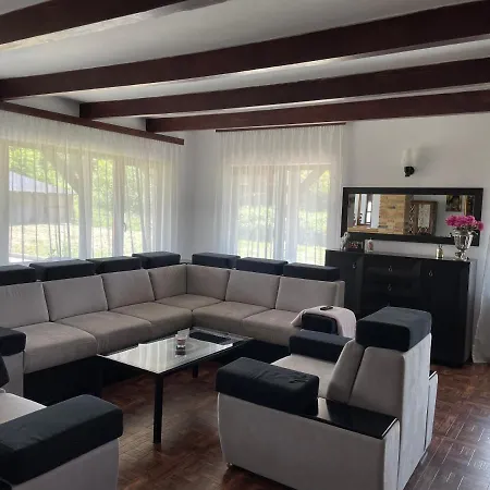 Guest house Casa La Doi Nuci *