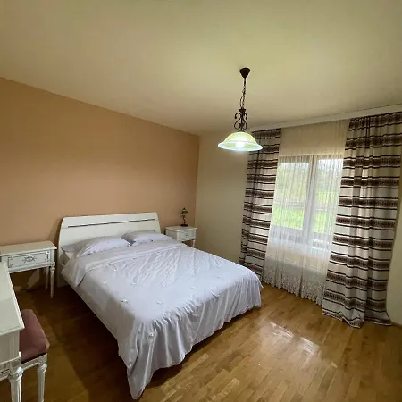 Vendégház Casa La Doi Nuci